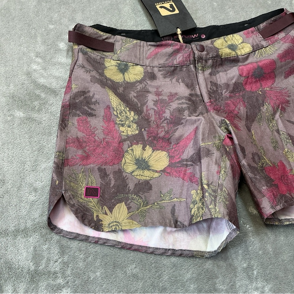 FLYLOW Marion Shorts womens Medium backcountry boardshorts quick dry adjustable - Picture 3 of 10